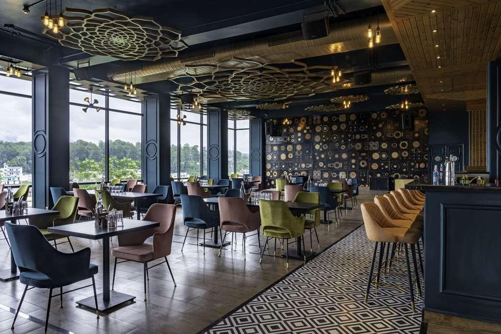 Clarion Hotel Epicure 데라둔 레스토랑 사진