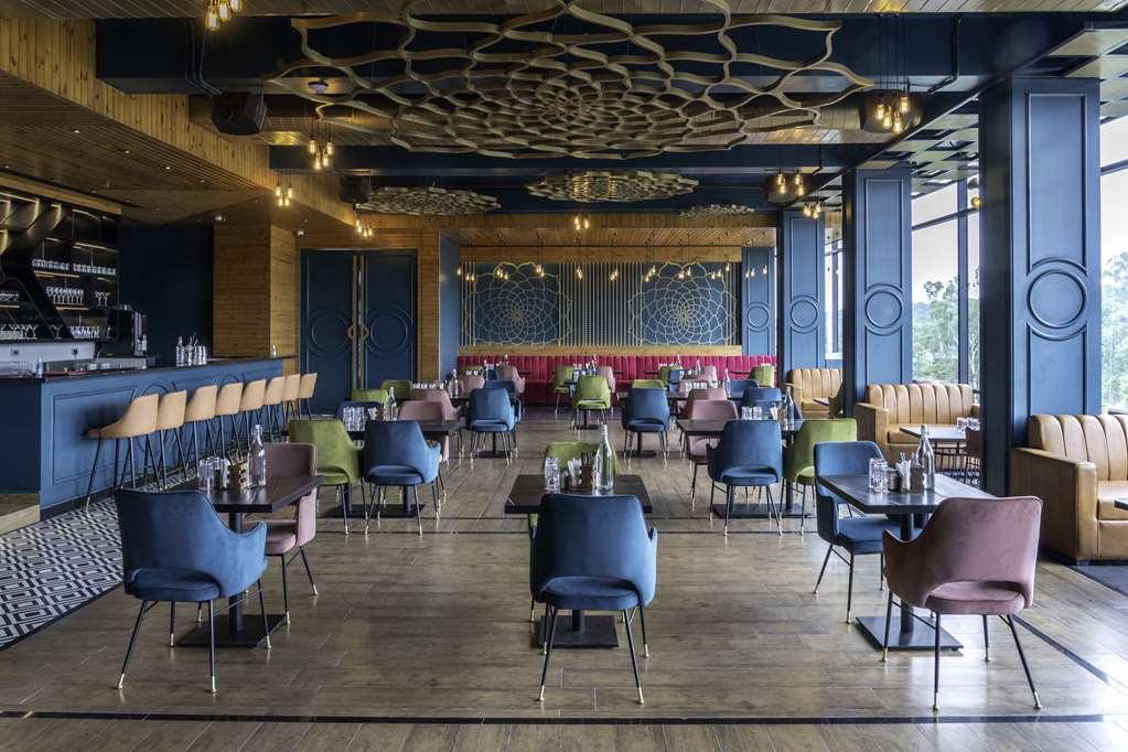 Clarion Hotel Epicure 데라둔 레스토랑 사진